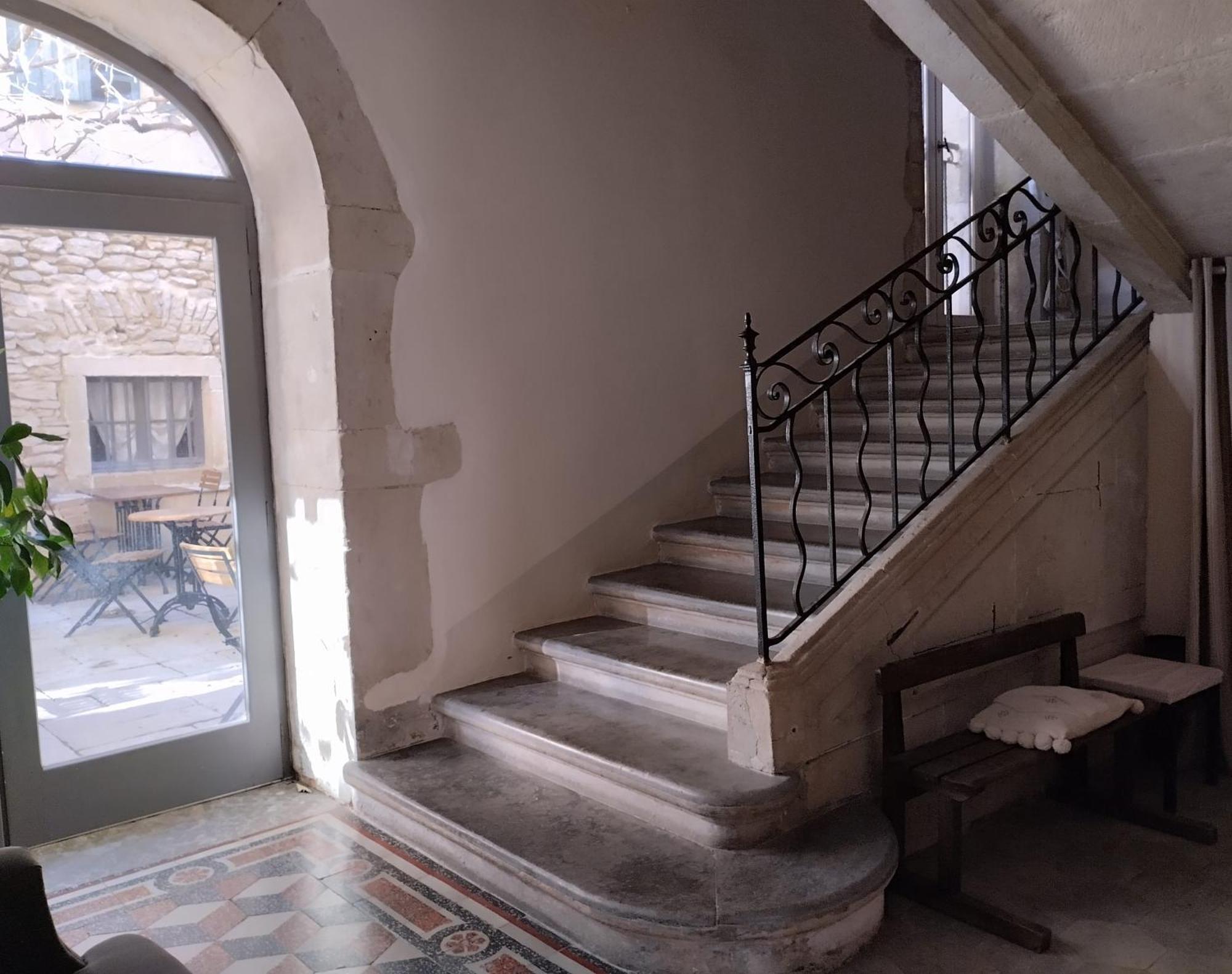 Отель Le Patio Гриньян Экстерьер фото
